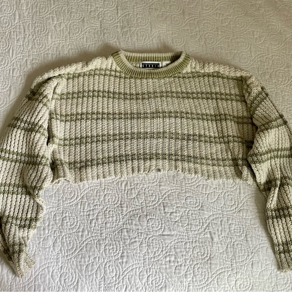 Cropped Sweater